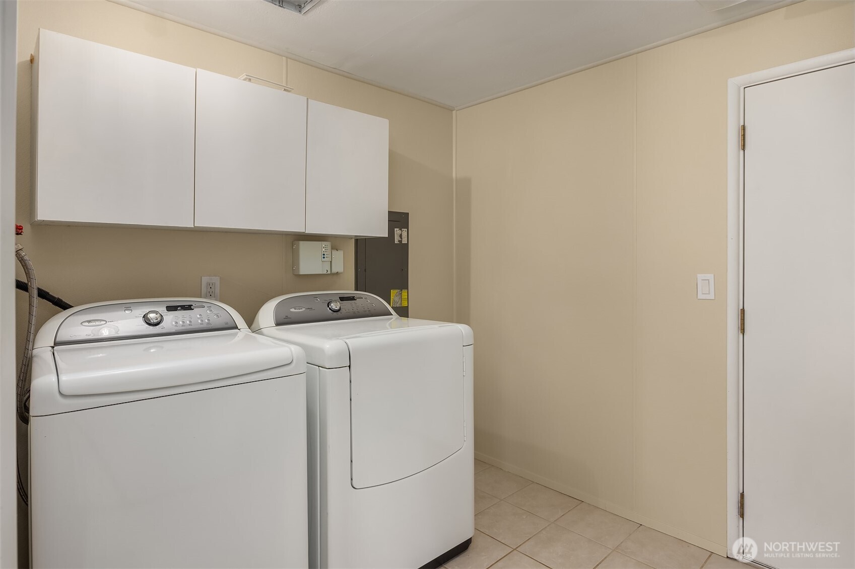 1008 Logan Road Lynnwood, WA 98036 - Photo 10 of 25 Gallery Image 10