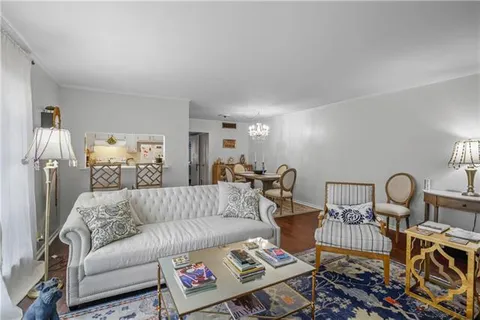$275,000 | 4007 St Charles Avenue, Unit 218, New Orleans, LA 70115