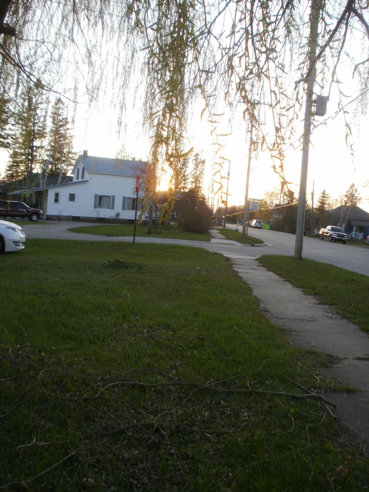 511 Palmyra Street Cheboygan, MI 49721 - Photo 11 of 42 Street Sidewalk