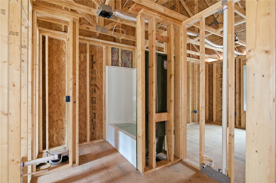 209 Castlebrook Drive Walhalla, SC 29691 - Photo 12 of 20 Guest Bath - Full