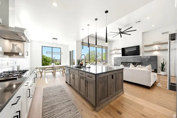 $1,199,000 | 1779 West Red Cloud Drive, St. George, UT 84770