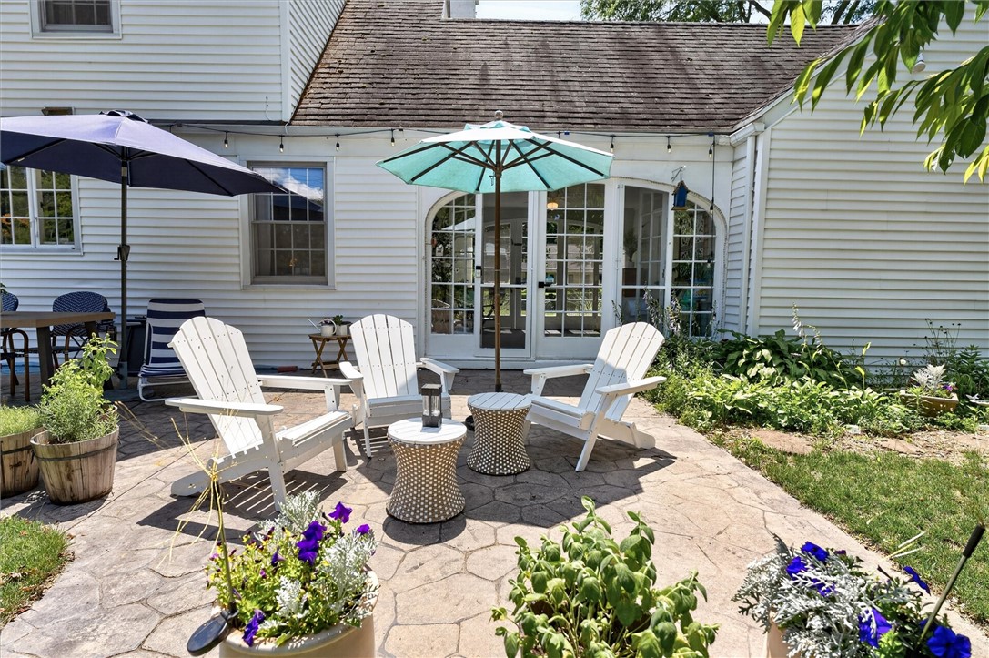 44 Charmwood Road Pittsford, NY 14534 - Photo 4 of 46