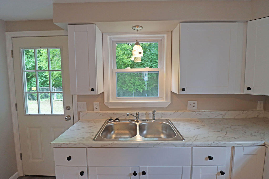 21 Butler Street Sanford, ME 04083 - Photo 16 of 35 IMG_3066