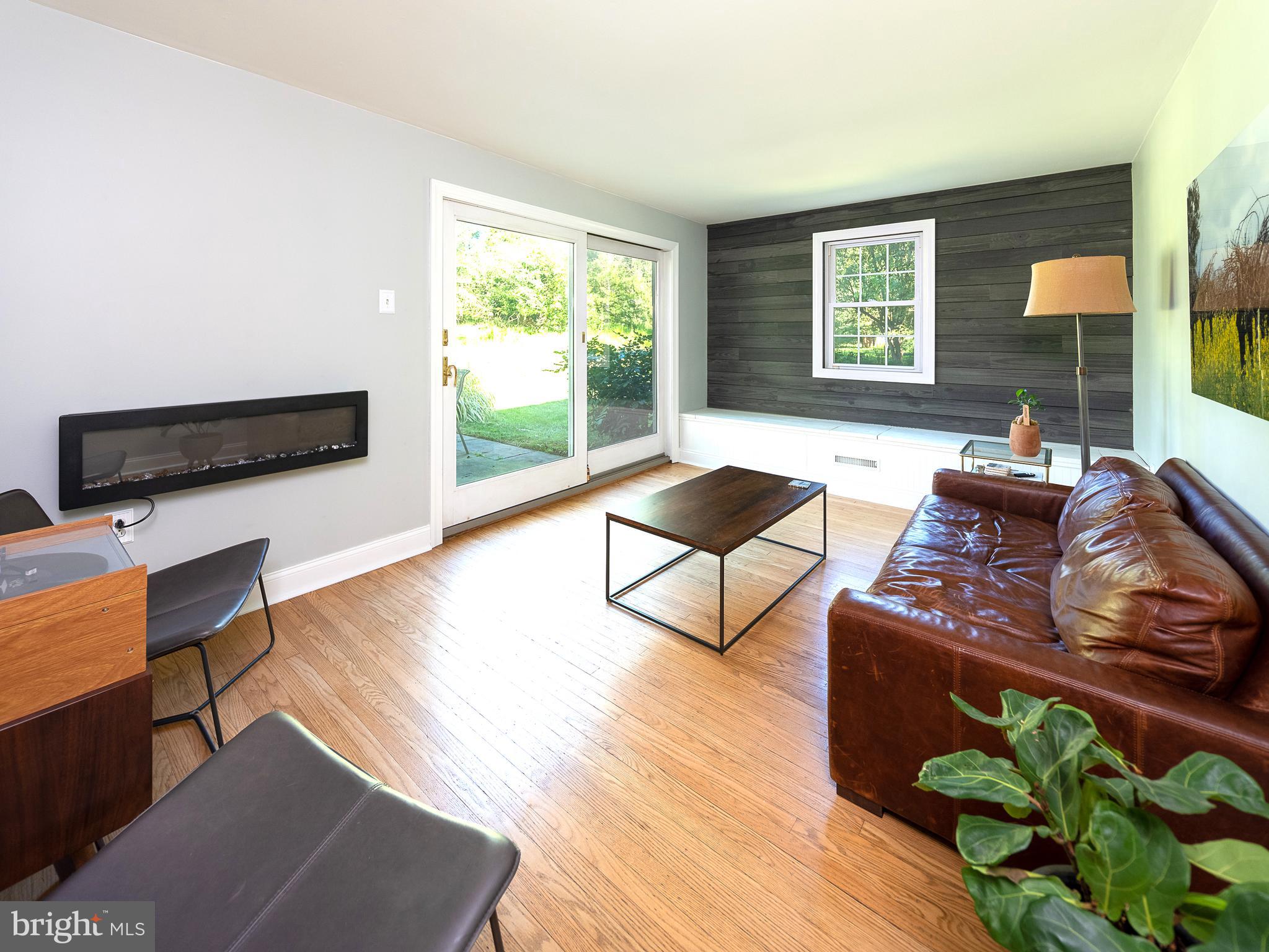 333 Green Valley Road Langhorne, PA 19047 - Photo 17 of 41 Family room