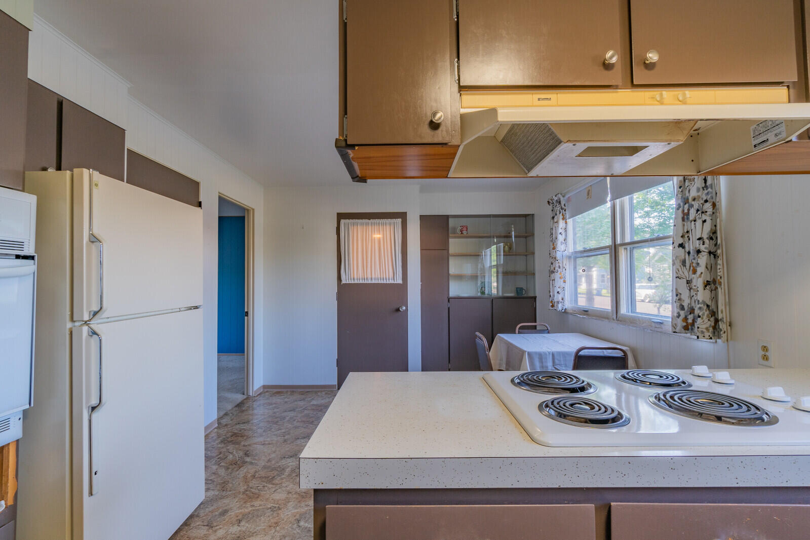 313 South Street Spring Lake, MI 49456 - Photo 8 of 18 Kitchen & Dining