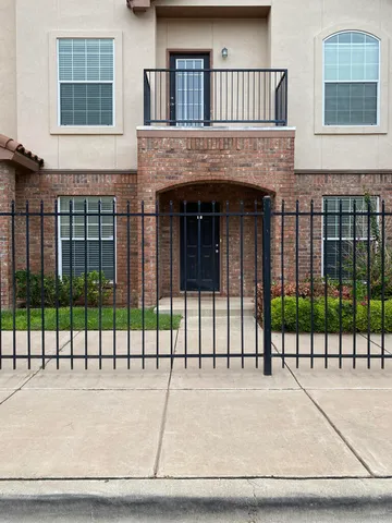 $1,400 | 2104 Main Street, Unit 4, Lubbock, TX 79401