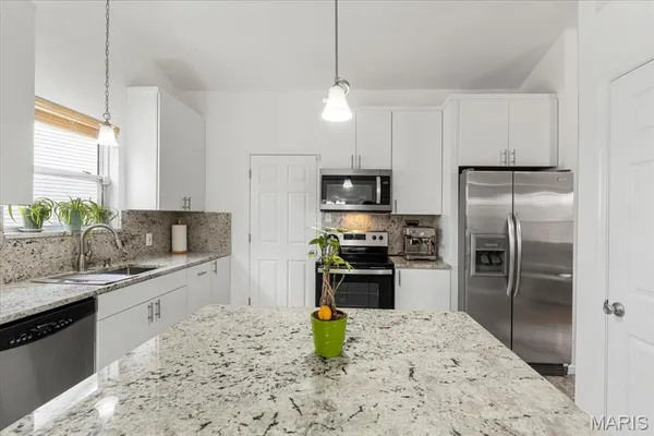 $450,000 | 9 Amber Ridge Court, High Ridge, MO 63049