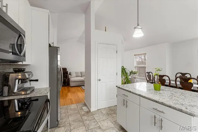 $499,000 | 9 Amber Ridge Court, High Ridge, MO 63049