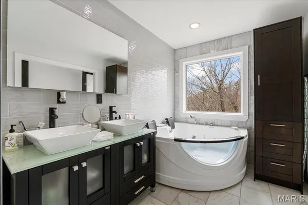 $450,000 | 9 Amber Ridge Court, High Ridge, MO 63049