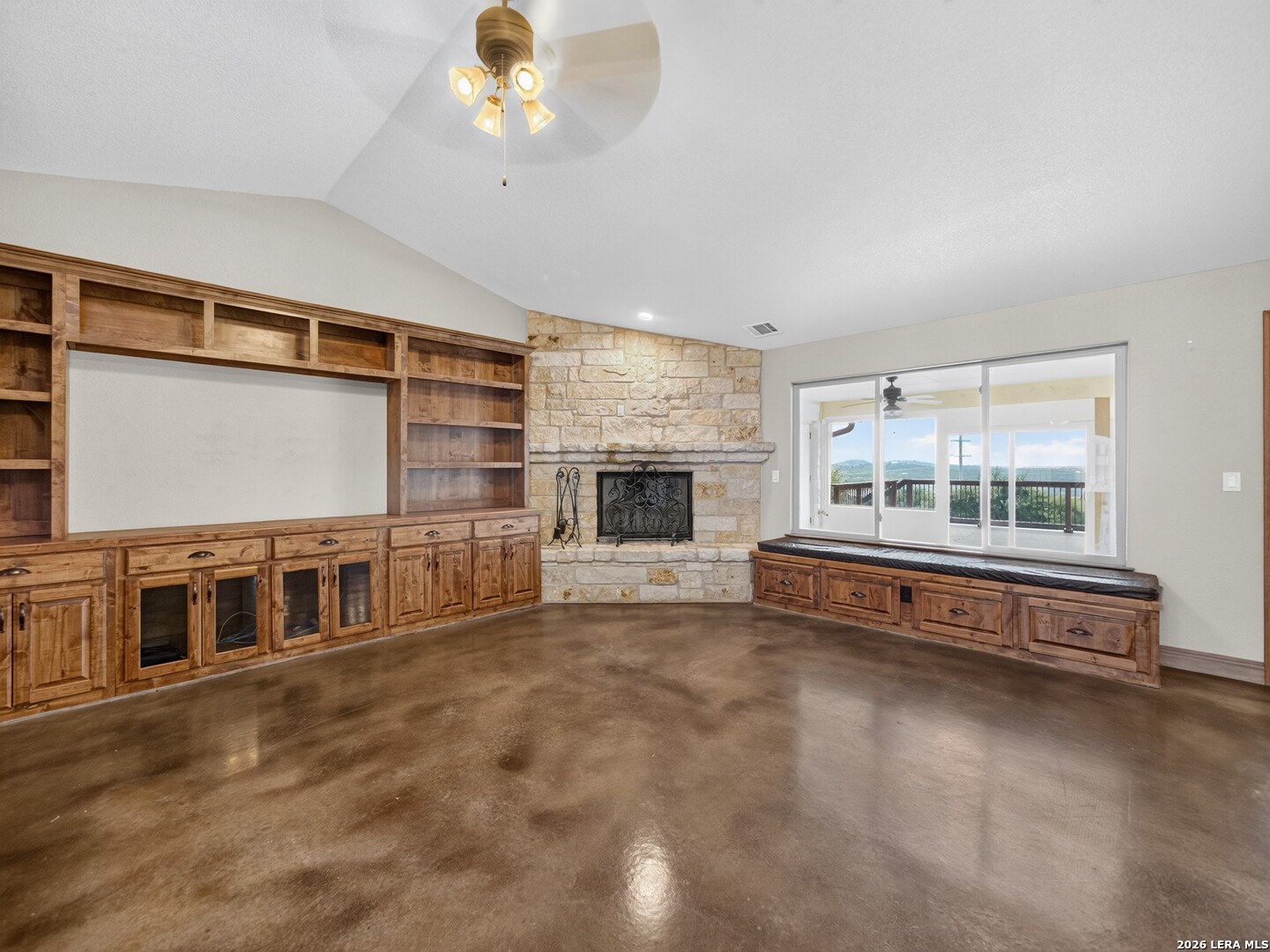 911 Stoney Ridge Road Bulverde, TX 78163 - Photo 5 of 49 Gallery Image 5