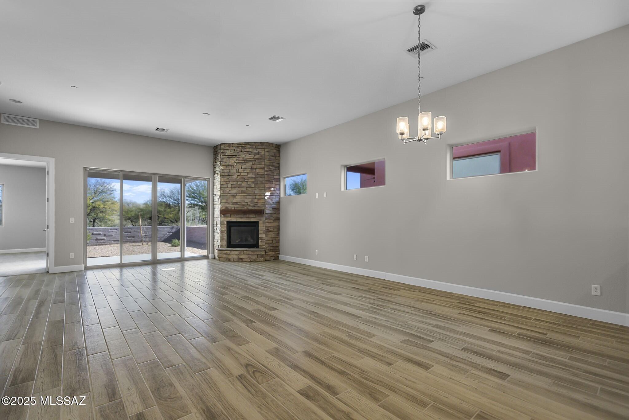 2171 Embarcadero Way Tubac, AZ 85646 - Photo 4 of 37 Living Room
