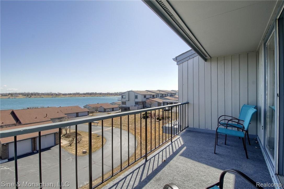 1715 River Road, Unit 8 St. Clair, MI 48079 - Photo 12 of 30 27-Balcony.jpg