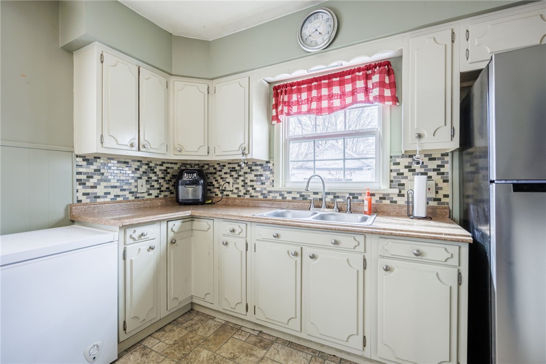 187 Nichols Street Rochester, NY 14609 - Photo 12 of 30