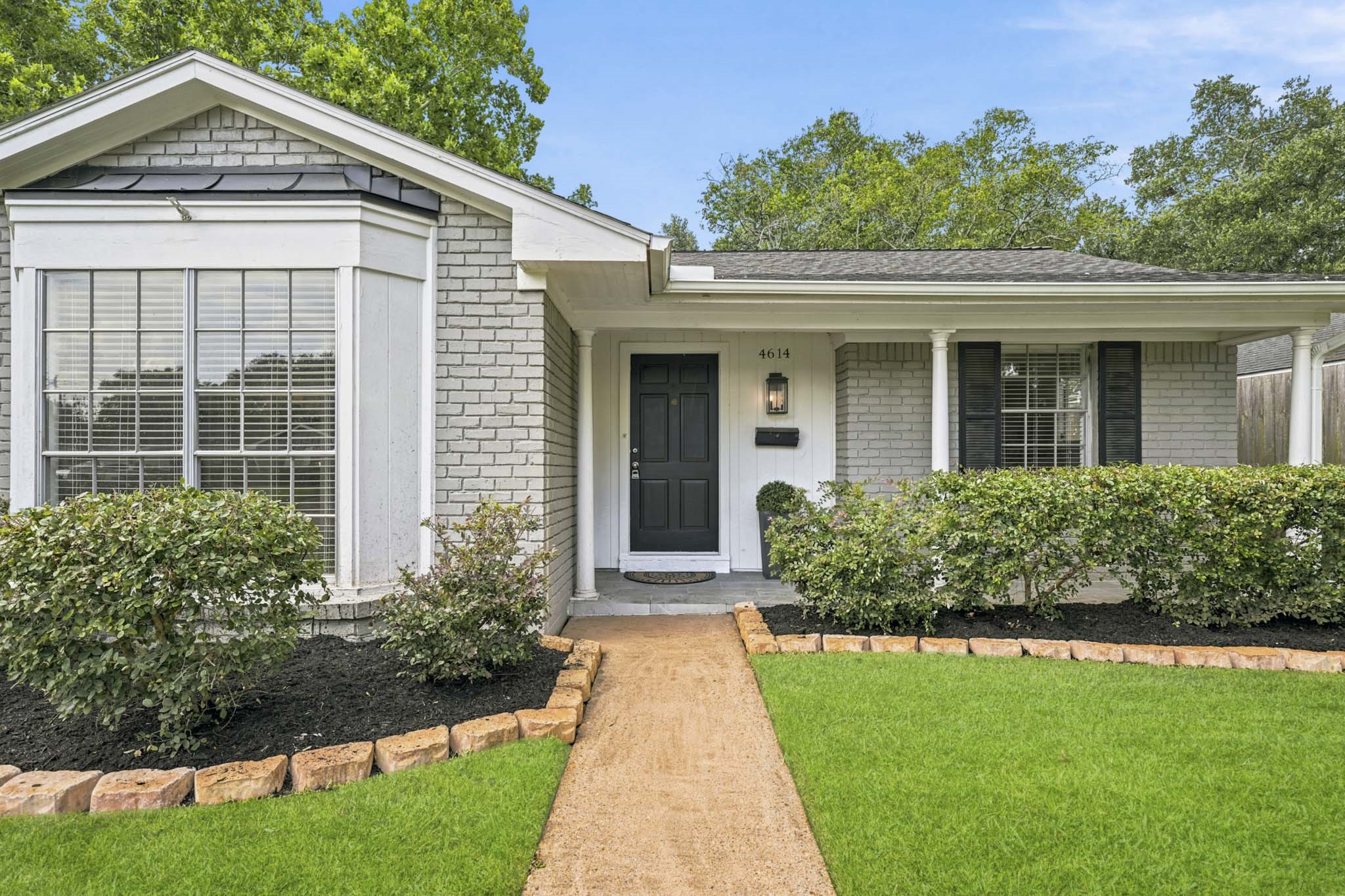 4614 Hummingbird Street Houston, TX 77035 - Photo 4 of 39