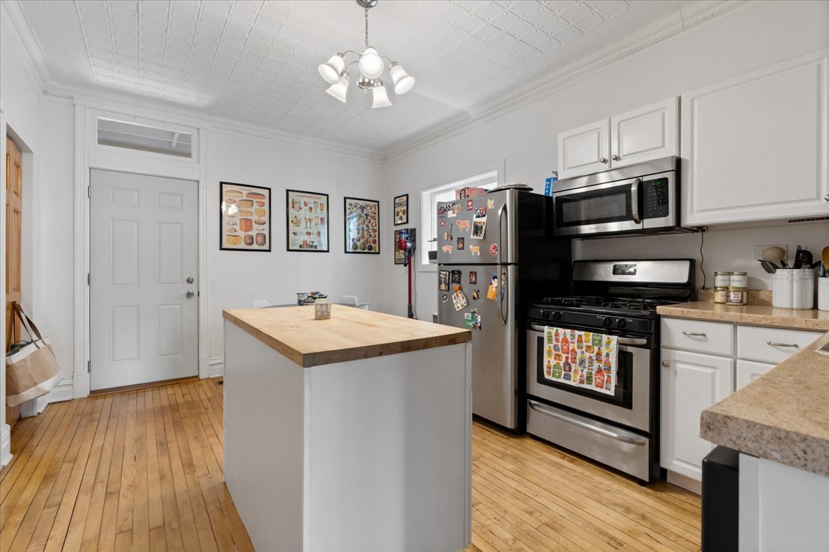 2735 North Ridgeway Avenue Chicago, IL 60647 - Photo 24 of 40