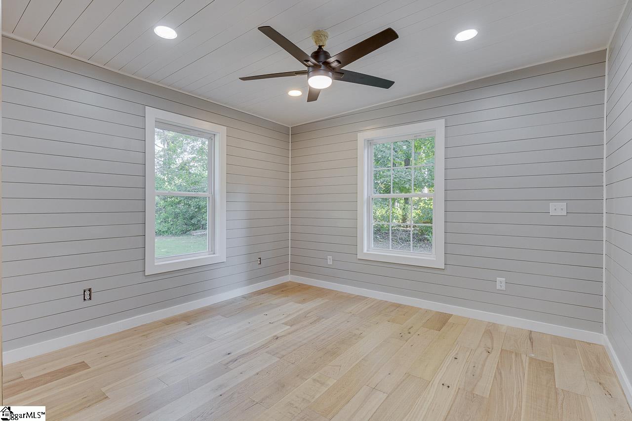 709 Chestnut Ridge Road Marietta, SC 29661 - Photo 14 of 32 Gallery Image 14