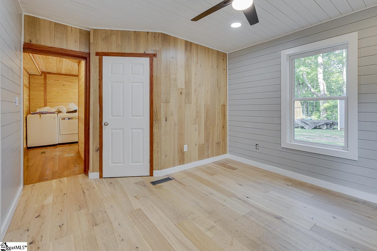 709 Chestnut Ridge Road Marietta, SC 29661 - Photo 16 of 32 Gallery Image 16