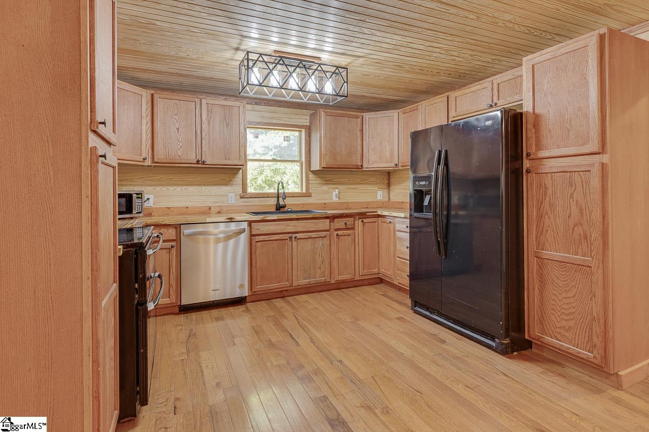 709 Chestnut Ridge Road Marietta, SC 29661 - Photo 21 of 32 Gallery Image 21