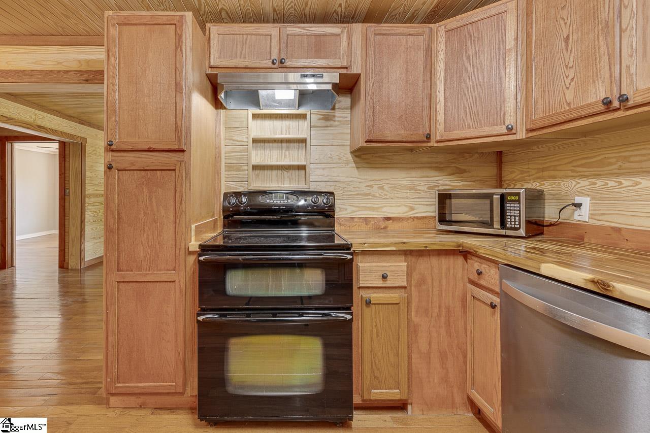 709 Chestnut Ridge Road Marietta, SC 29661 - Photo 24 of 32 Gallery Image 24