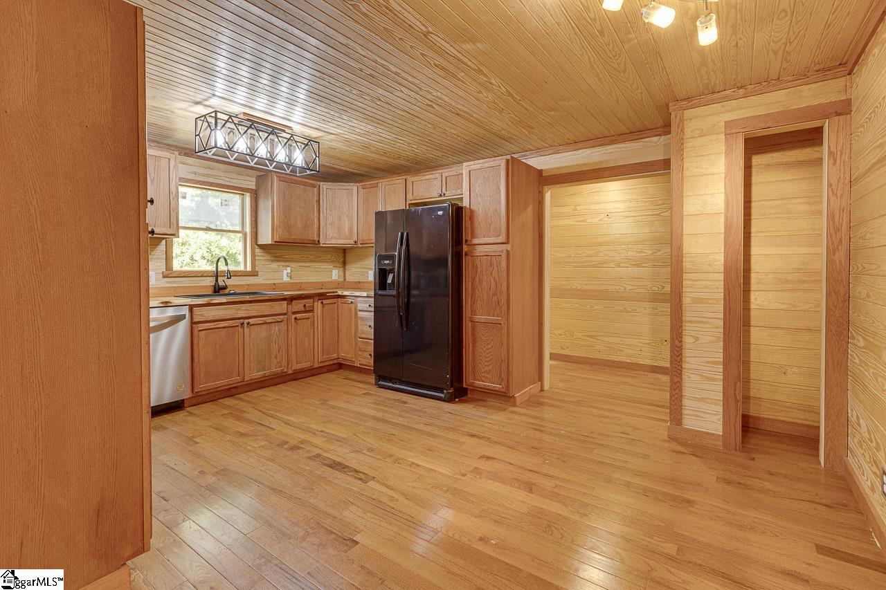 709 Chestnut Ridge Road Marietta, SC 29661 - Photo 26 of 32 Gallery Image 26