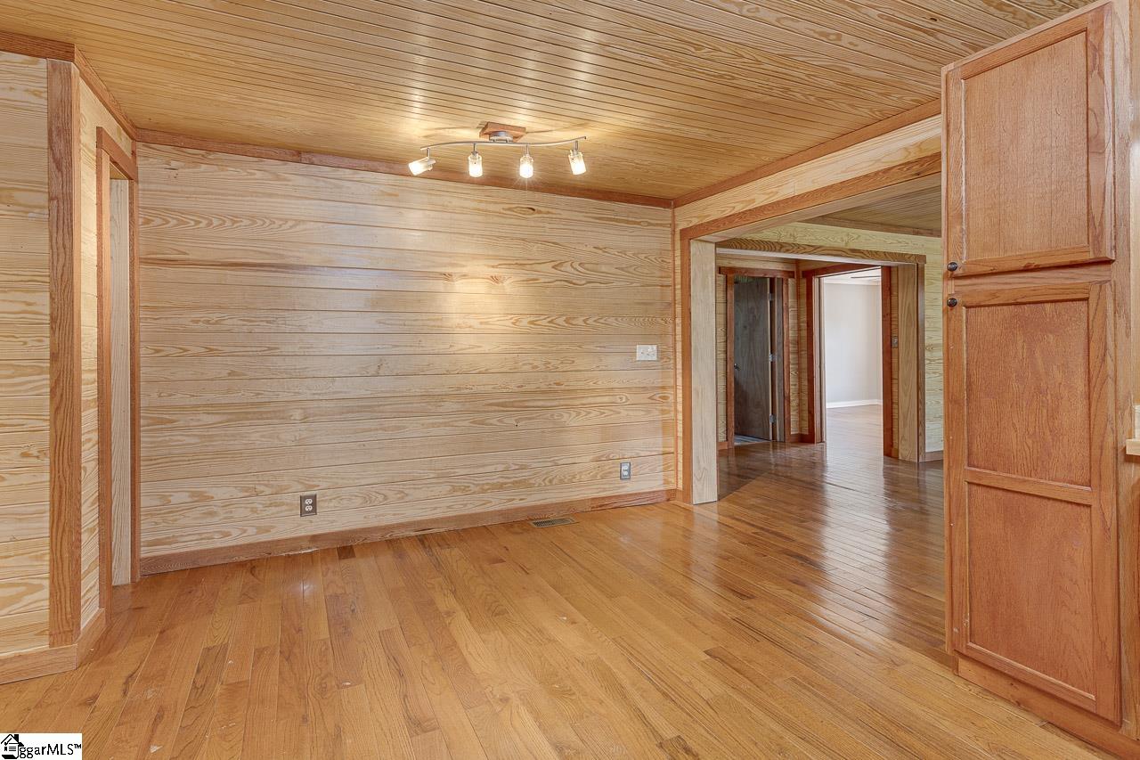 709 Chestnut Ridge Road Marietta, SC 29661 - Photo 27 of 32 Gallery Image 27