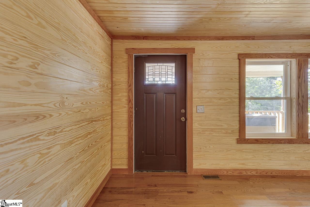 709 Chestnut Ridge Road Marietta, SC 29661 - Photo 3 of 32 Gallery Image 3