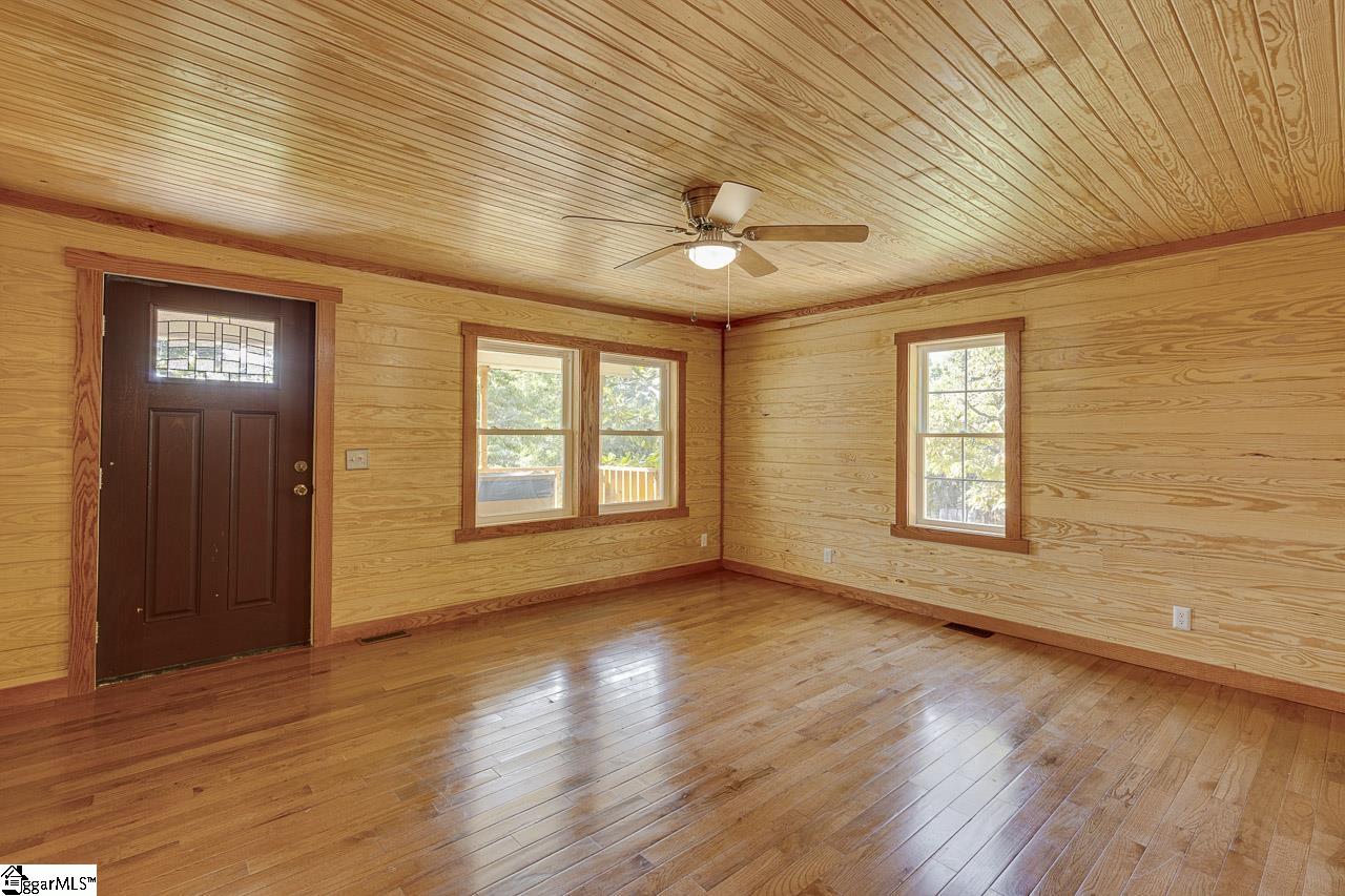 709 Chestnut Ridge Road Marietta, SC 29661 - Photo 7 of 32 Gallery Image 7