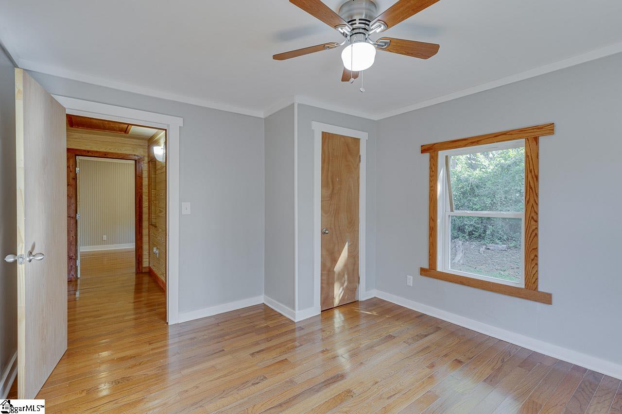 709 Chestnut Ridge Road Marietta, SC 29661 - Photo 9 of 32 Gallery Image 9