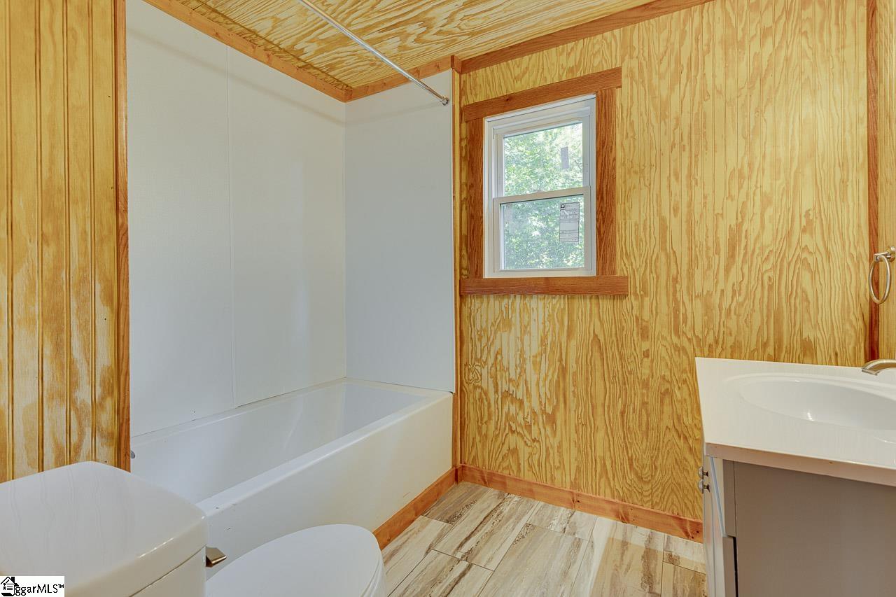 709 Chestnut Ridge Road Marietta, SC 29661 - Photo 10 of 32 Gallery Image 10