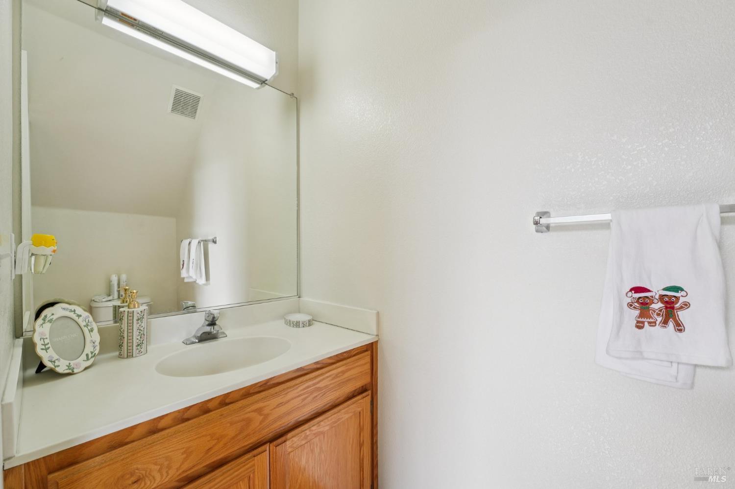 1311 Peterson Lane Santa Rosa, CA 95403 - Photo 11 of 48