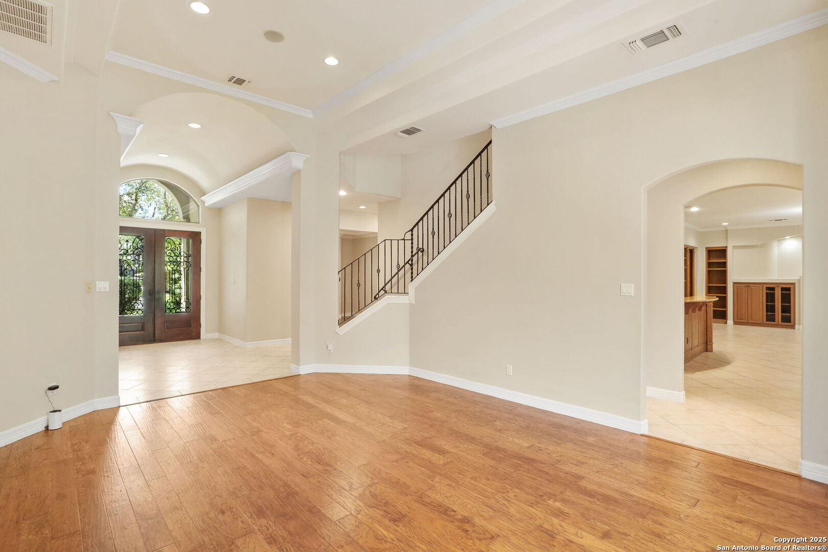 24630 Bogey Ridge San Antonio, TX 78260 - Photo 17 of 50 a view of an entryway with wooden floor