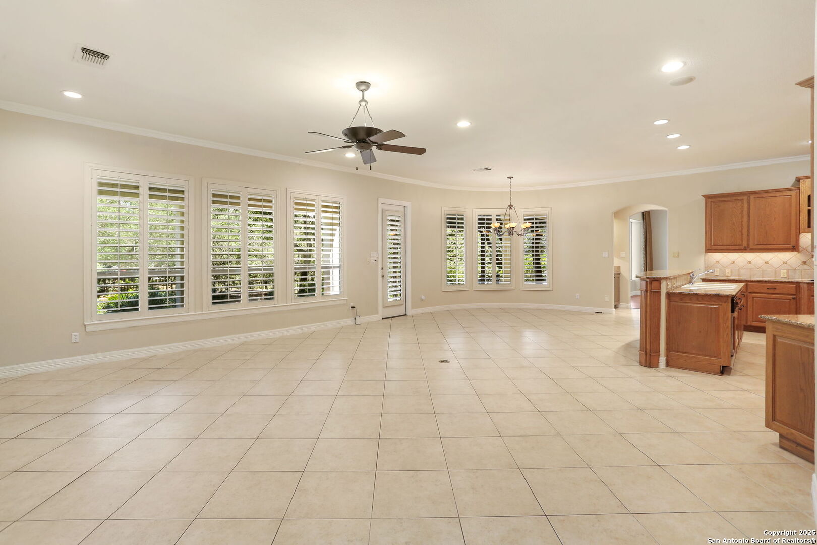 24630 Bogey Ridge San Antonio, TX 78260 - Photo 24 of 50 a view of a livingroom with furniture