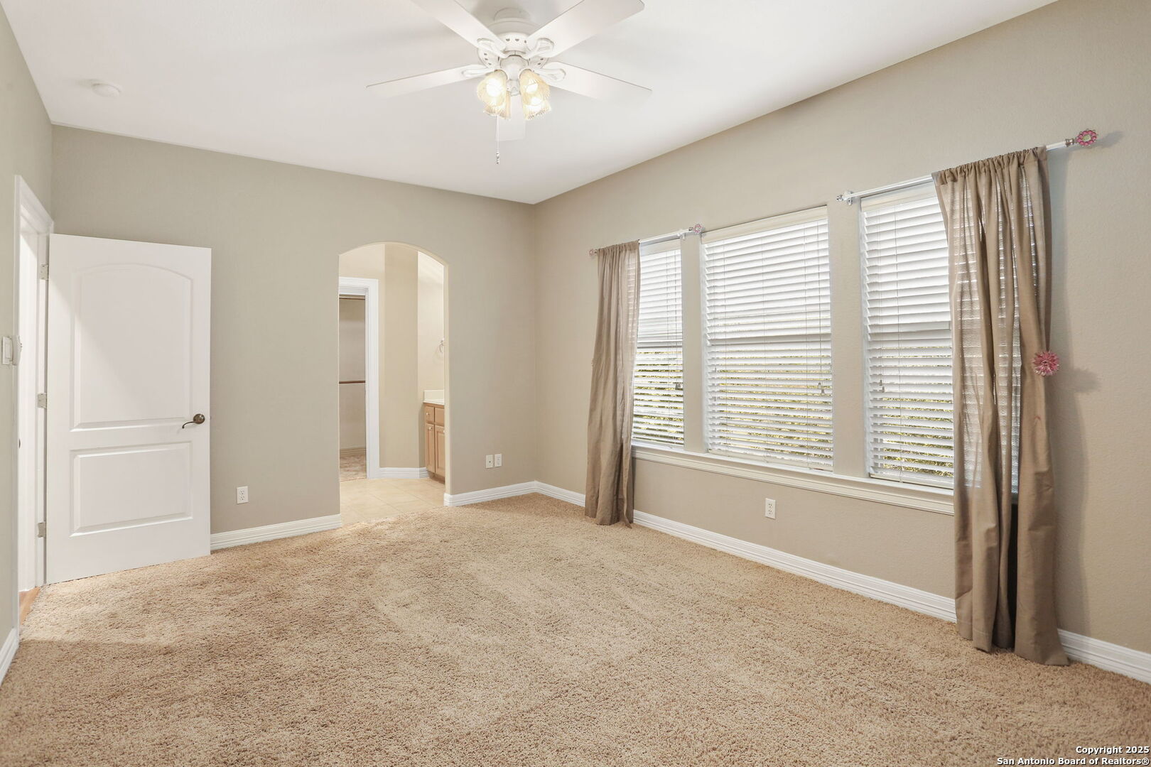 24630 Bogey Ridge San Antonio, TX 78260 - Photo 41 of 50 a view of an empty room with a window