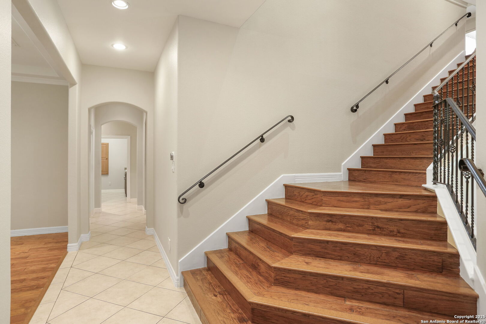 24630 Bogey Ridge San Antonio, TX 78260 - Photo 10 of 50 a view of entryway