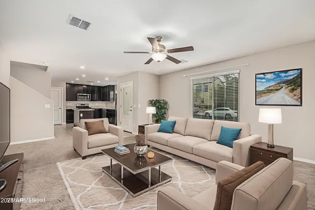 $380,000 | 8046 West Agora Lane, Phoenix, AZ 85043