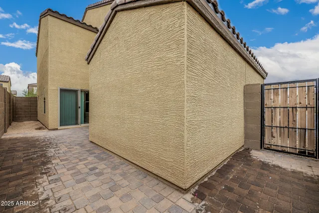 $380,000 | 8046 West Agora Lane, Phoenix, AZ 85043