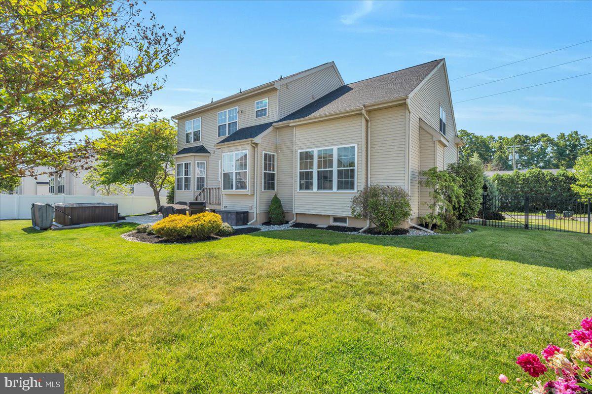 74 Candlewood Road Williamstown, NJ 08094 - Photo 33 of 45 Charming home with lush green yard.