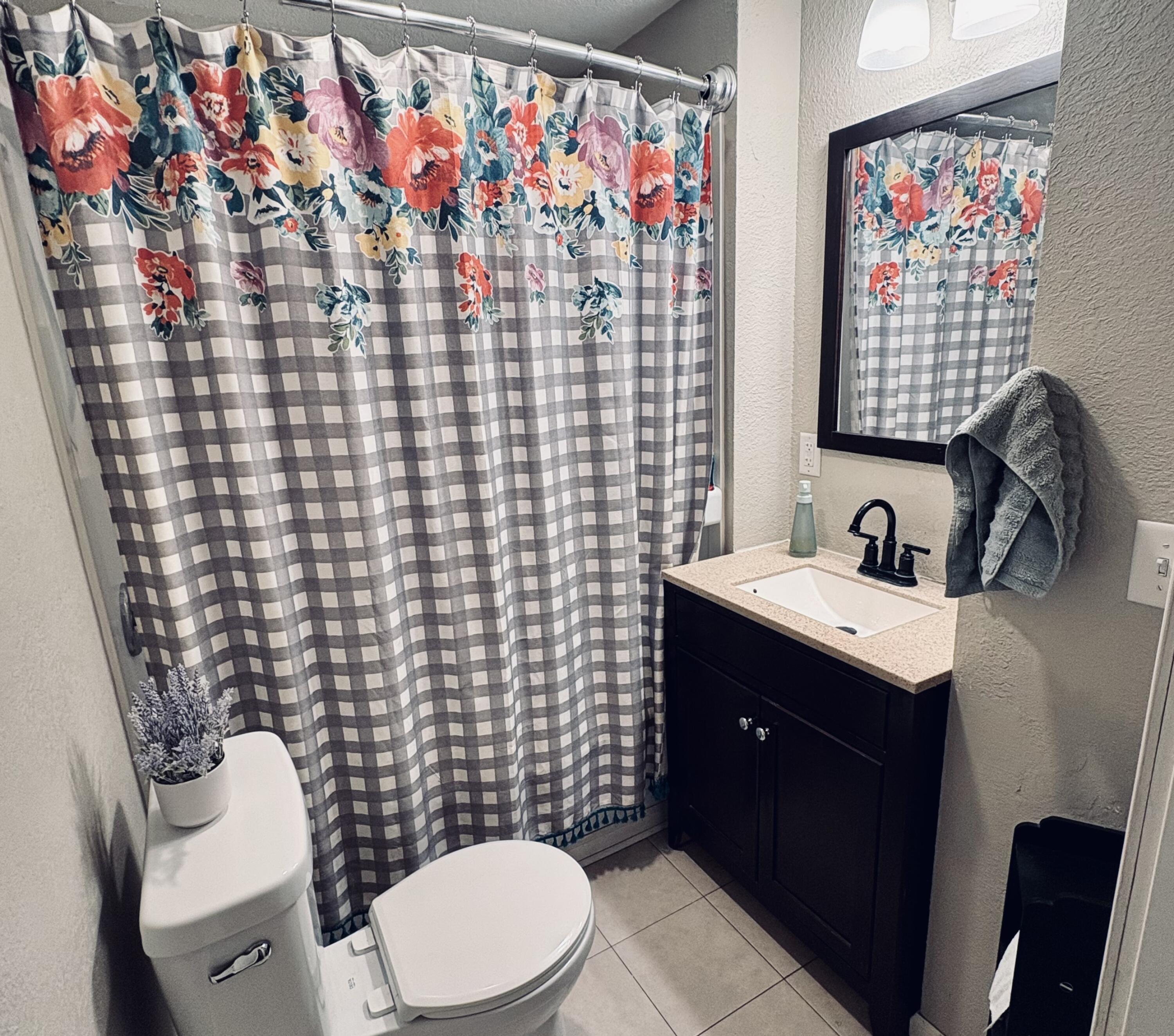 311 South Lapham Peak Road Delafield, WI 53018 - Photo 11 of 30 Main Floor Bath