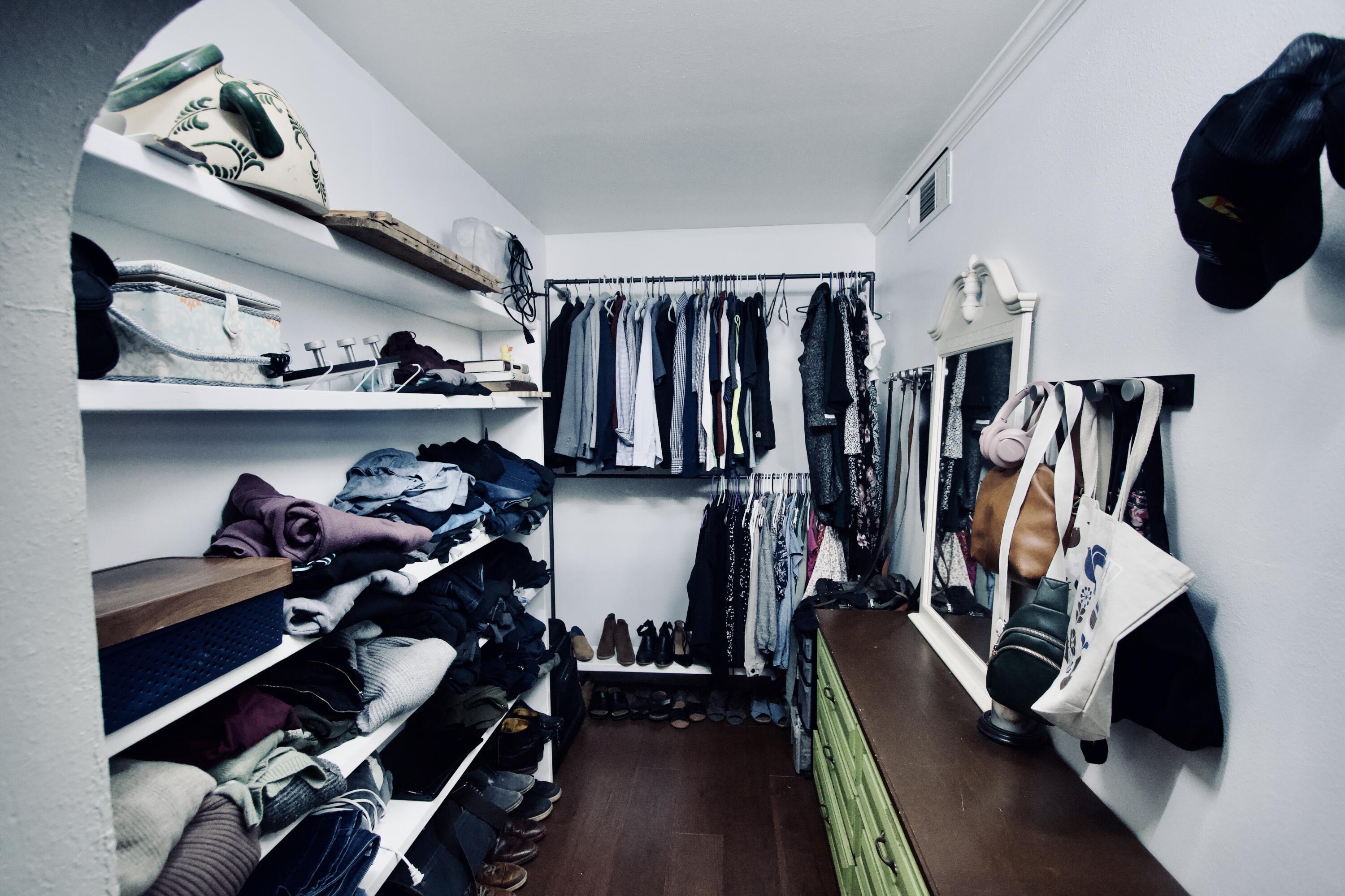 311 South Lapham Peak Road Delafield, WI 53018 - Photo 22 of 30 Master Closet