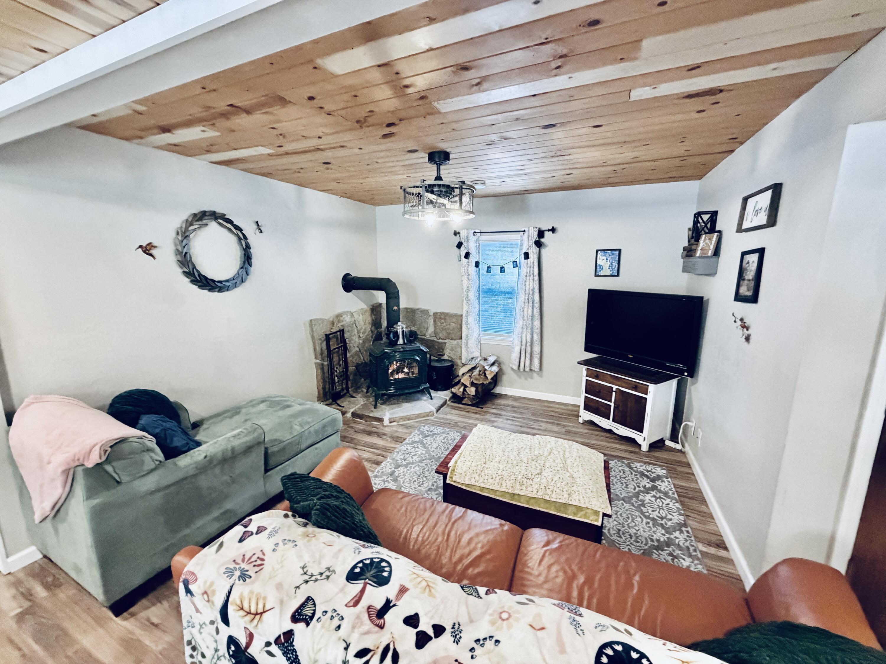 311 South Lapham Peak Road Delafield, WI 53018 - Photo 6 of 30 Family Room