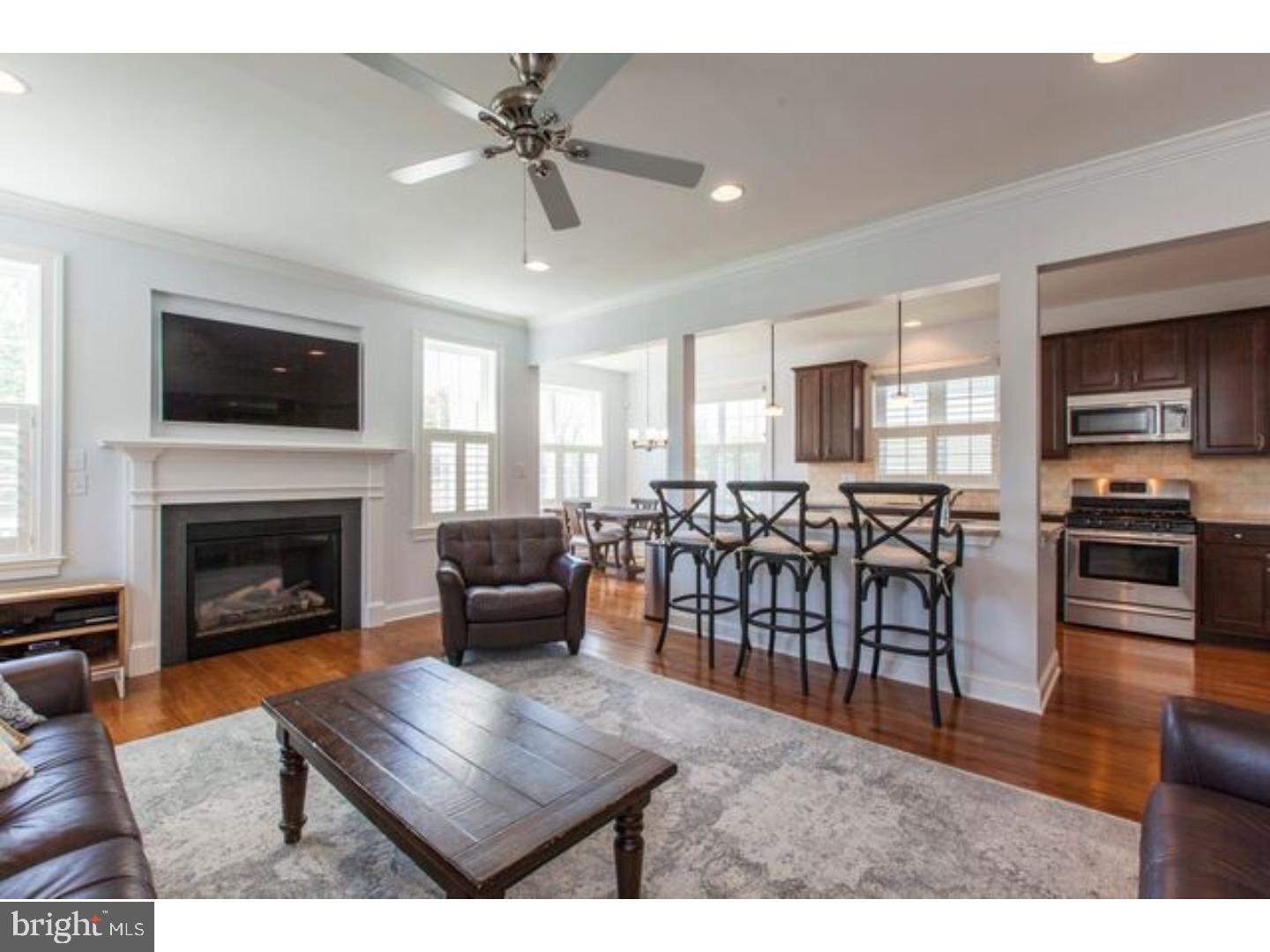 8730 Brierdale Road Philadelphia, PA 19128 - Photo 8 of 23 Living Room