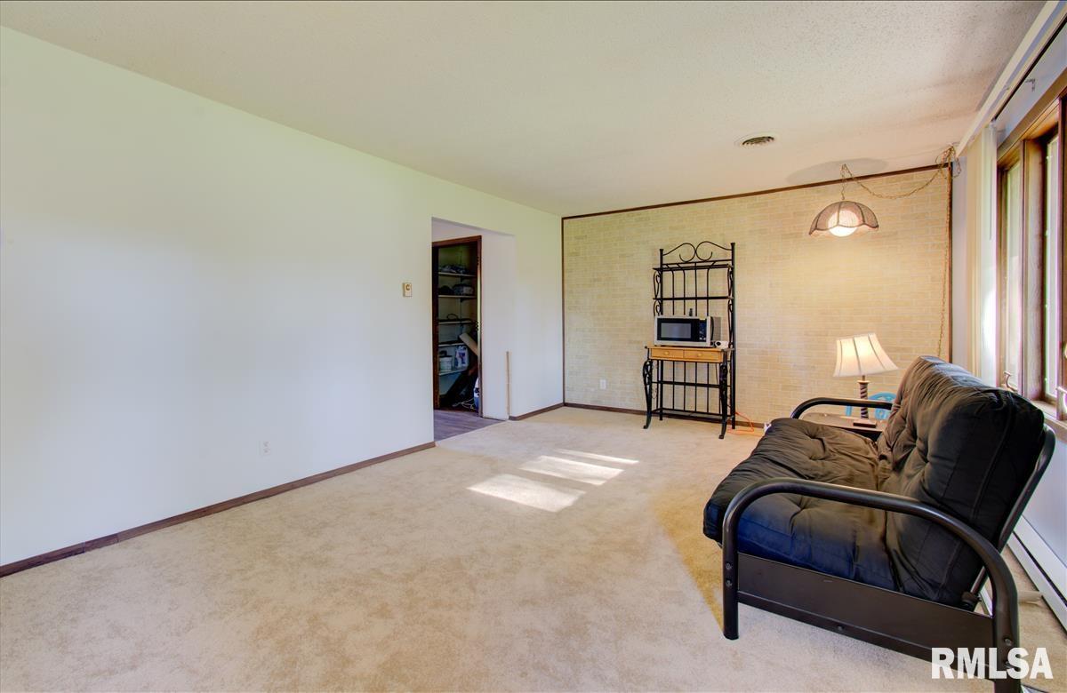 1836 Hastings Road Springfield, IL 62702 - Photo 6 of 21 Gallery Image 6