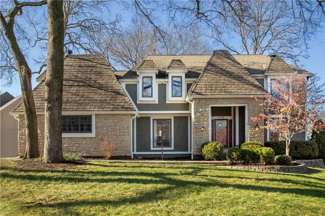 $629,950 | 9732 West 115th Street, Overland Park, KS 66210