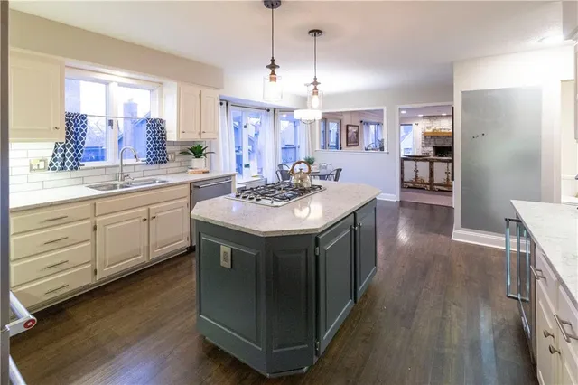 $629,950 | 9732 West 115th Street, Overland Park, KS 66210
