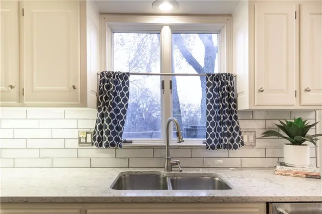 $629,950 | 9732 West 115th Street, Overland Park, KS 66210