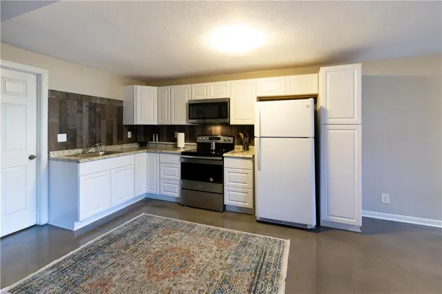 $629,950 | 9732 West 115th Street, Overland Park, KS 66210