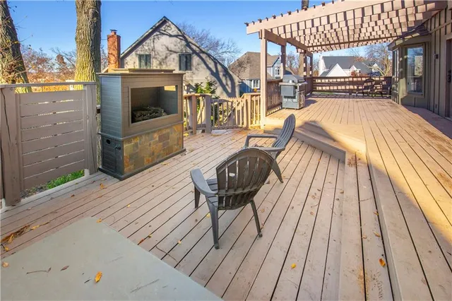 $629,950 | 9732 West 115th Street, Overland Park, KS 66210