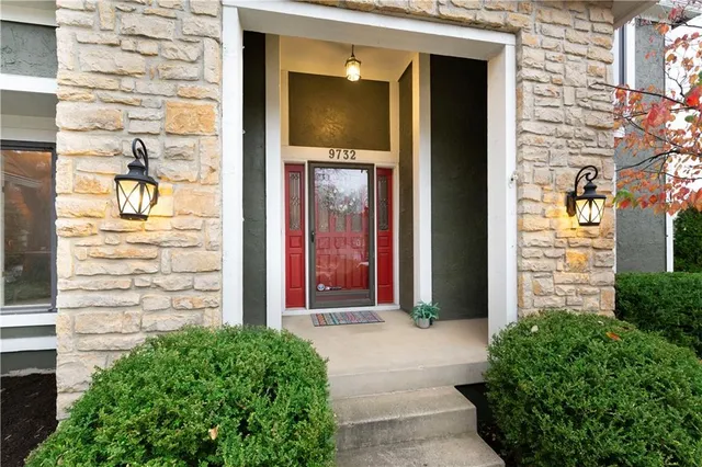 $629,950 | 9732 West 115th Street, Overland Park, KS 66210