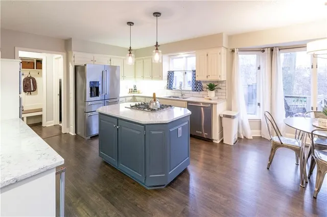 $629,950 | 9732 West 115th Street, Overland Park, KS 66210