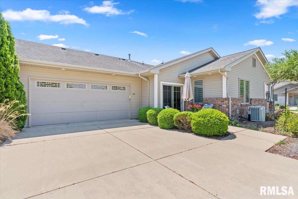 812 Longleaf Court Springfield, IL 62711 - Photo 1 of 31